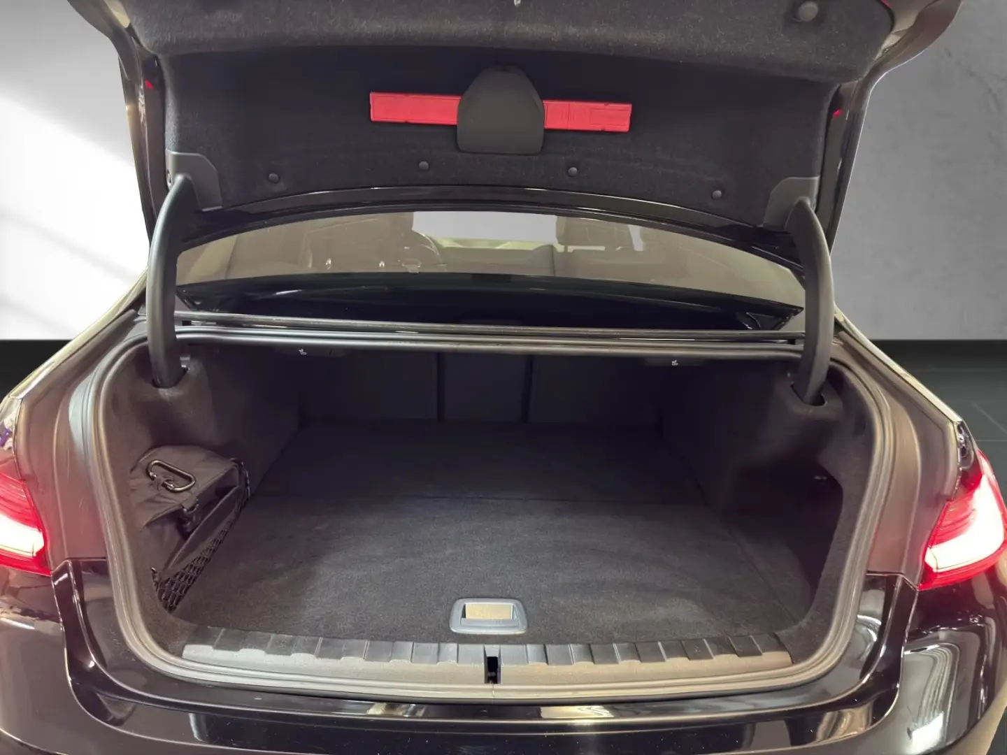 BMW 330 e Limousine Sport Line HUD HiFi