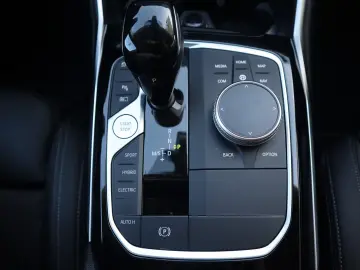 BMW 320 e Sedan Sport Line DAB WLAN
