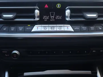 BMW 320 e Sedan Sport Line DAB WLAN