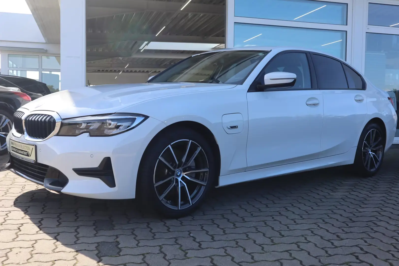 BMW 320 e Sedan Sport Line DAB WLAN