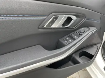 BMW 320 i AUT. M SPORTPAKET LASER