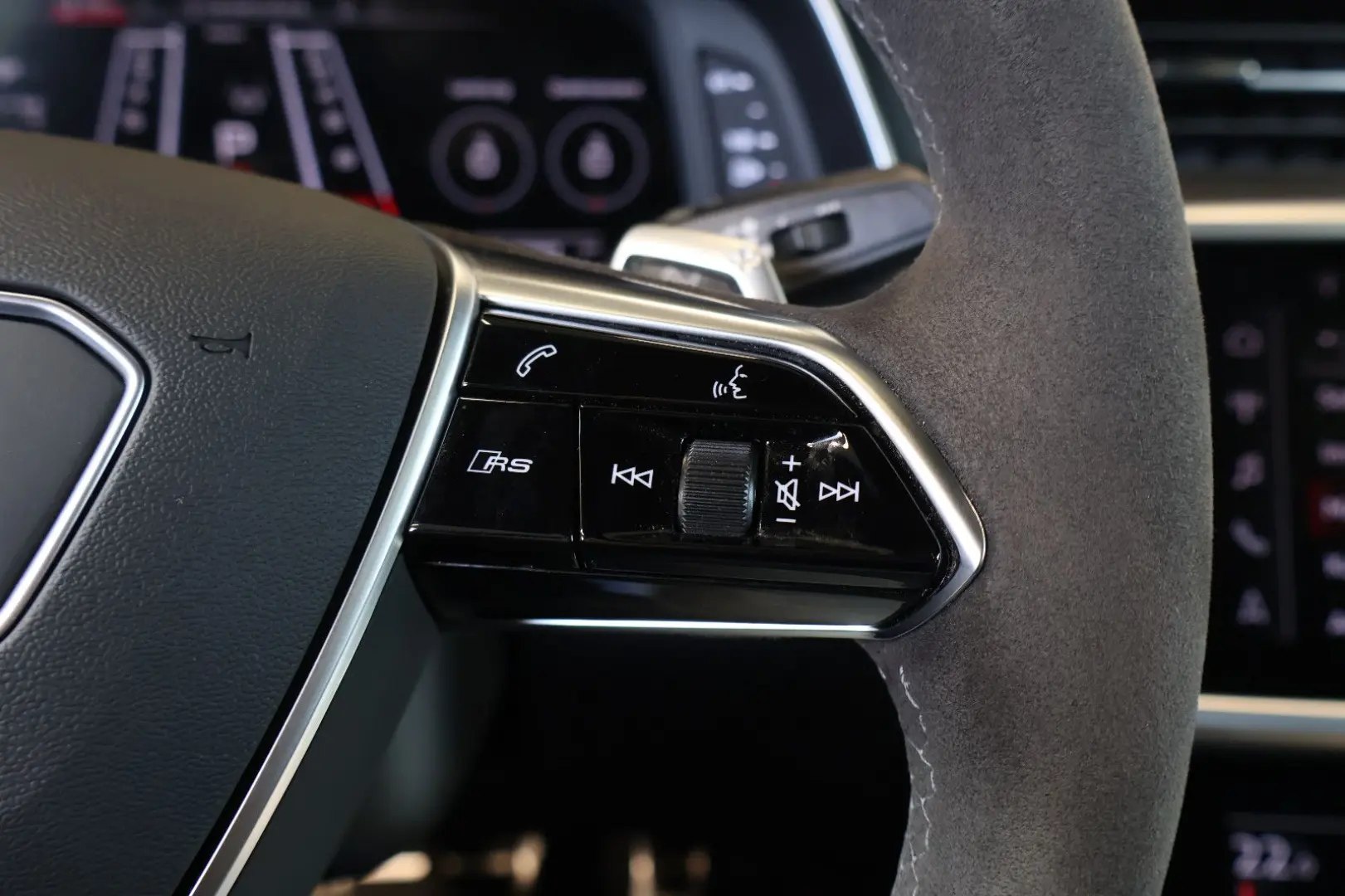 RS7 4.0 TFSI V8 qu. KERAMIK B&O HUD 360  PANO 22