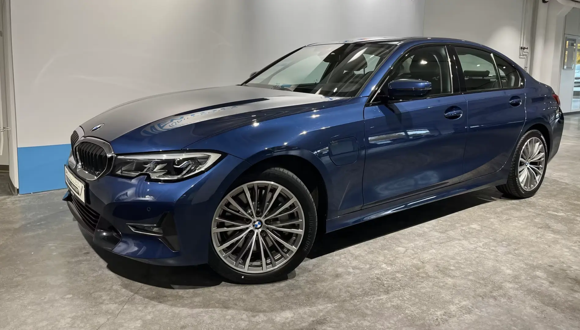 BMW 330 e Sport-Line LCProf. HuD Laserlicht