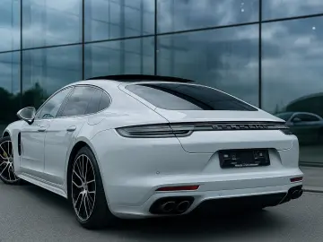 Panamera GTS V8 KERAMIK GARANTIE MASSAGE MATRIX