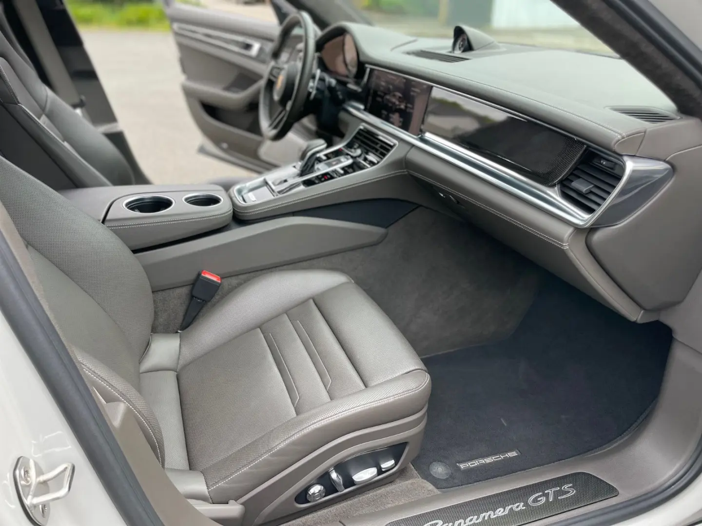 Panamera GTS V8 KERAMIK GARANTIE MASSAGE MATRIX