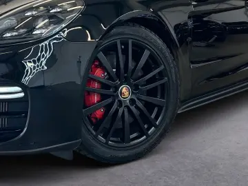Panamera GTS  Sport Chrono PANO FACELIFT BOSE