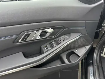 BMW 320 și Limuzină M SPORT LASER LIVE