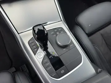 BMW 320 și Limuzină M SPORT LASER LIVE
