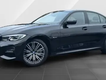 BMW 320 și Limuzină M SPORT LASER LIVE