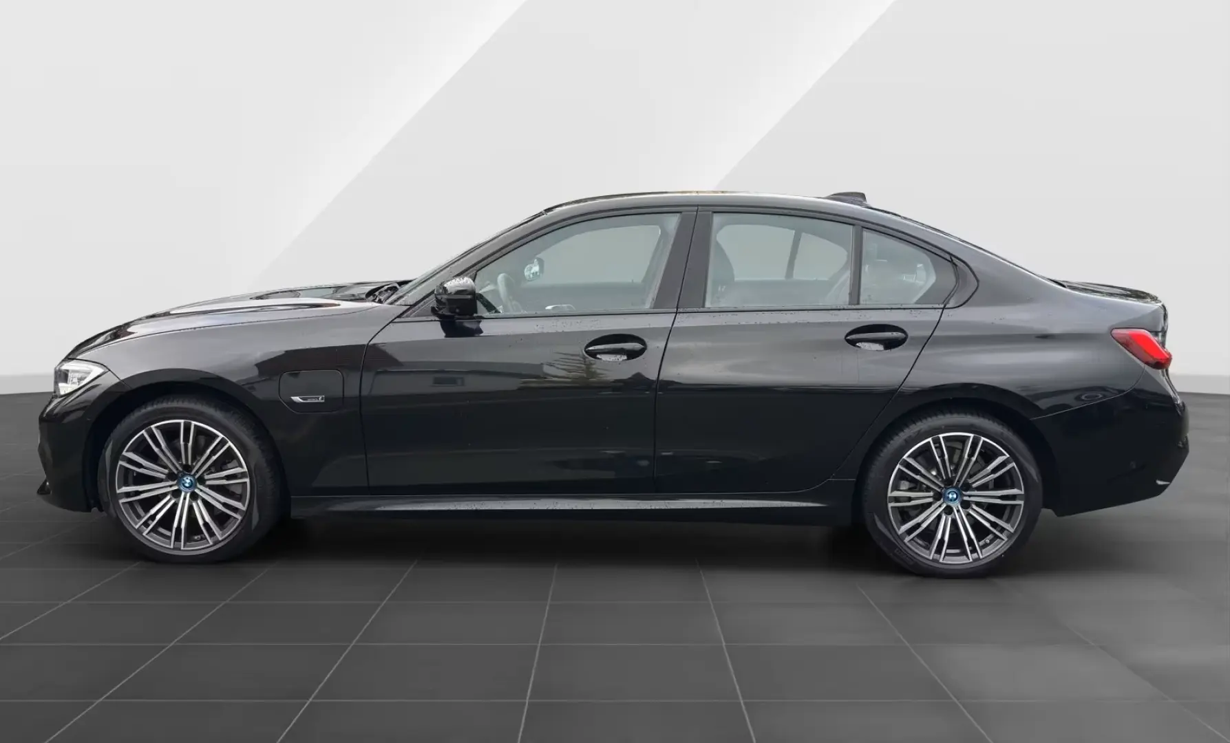 BMW 320 și Limuzină M SPORT LASER LIVE