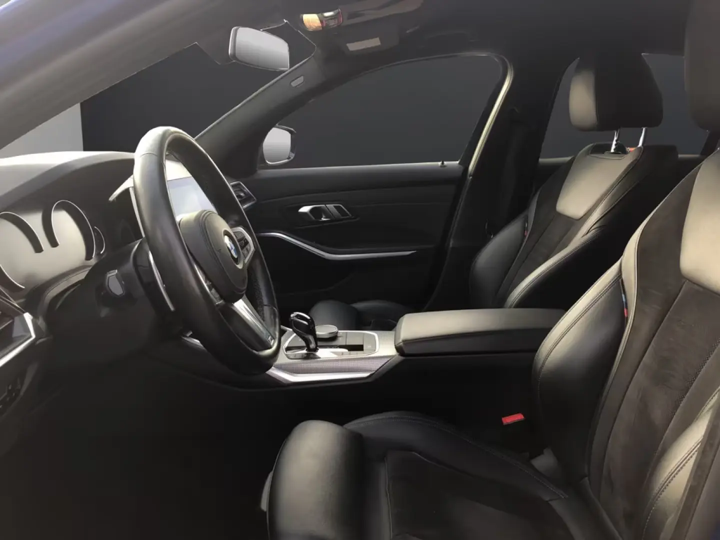 BMW 320 i Cameră LIM M-SPORT LED NAVI