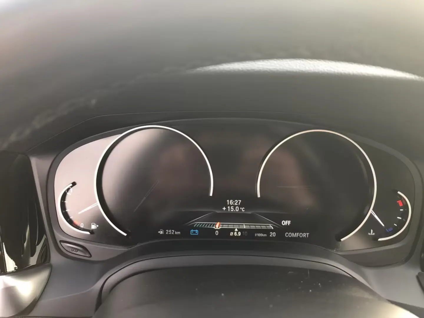 BMW 320 i Cameră LIM M-SPORT LED NAVI