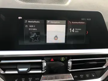 BMW 320 i Cameră LIM M-SPORT LED NAVI