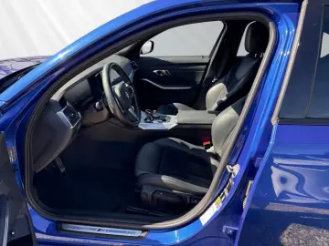 BMW 330 e Limuzina M Sport Navi LED SHZ