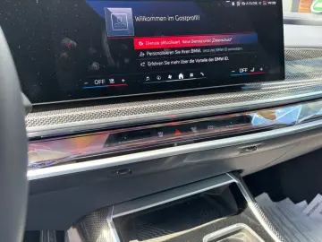 M760 e xDrive 4xmassag SkyDACH Autobahnassistent