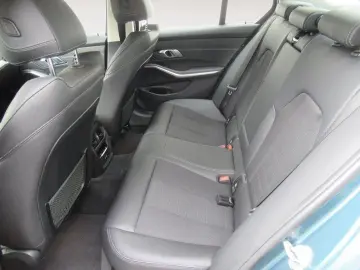 BMW 320 d A Sport Line Head-Up HiFi DAB