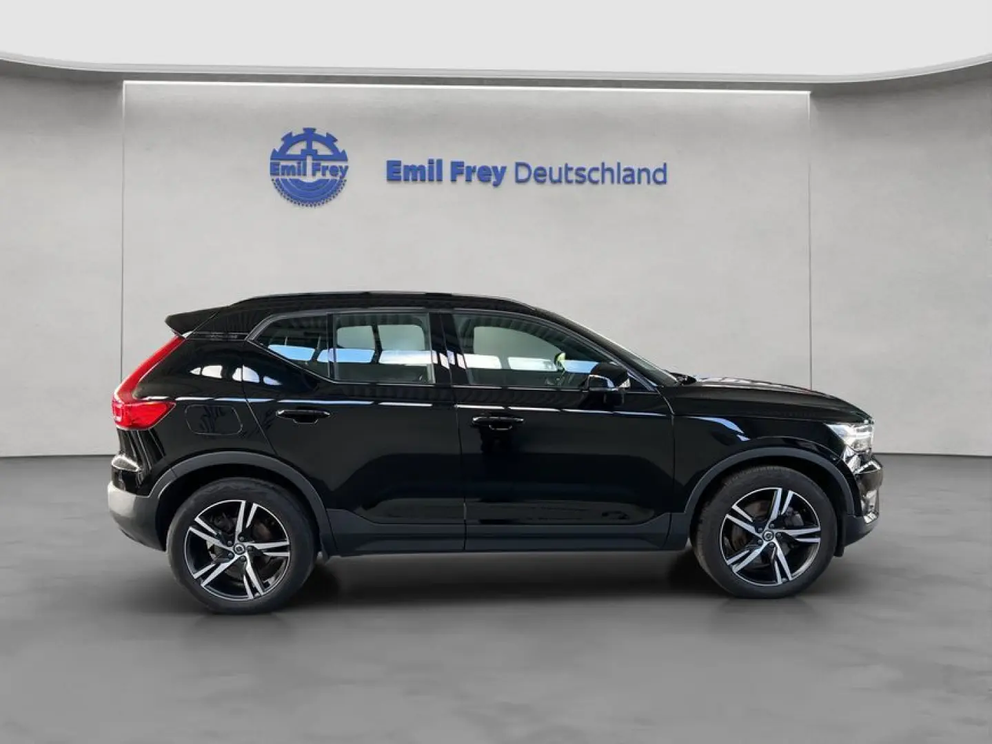 XC40 T4 Recharge R-Design DKG PilotAssist BLIS K