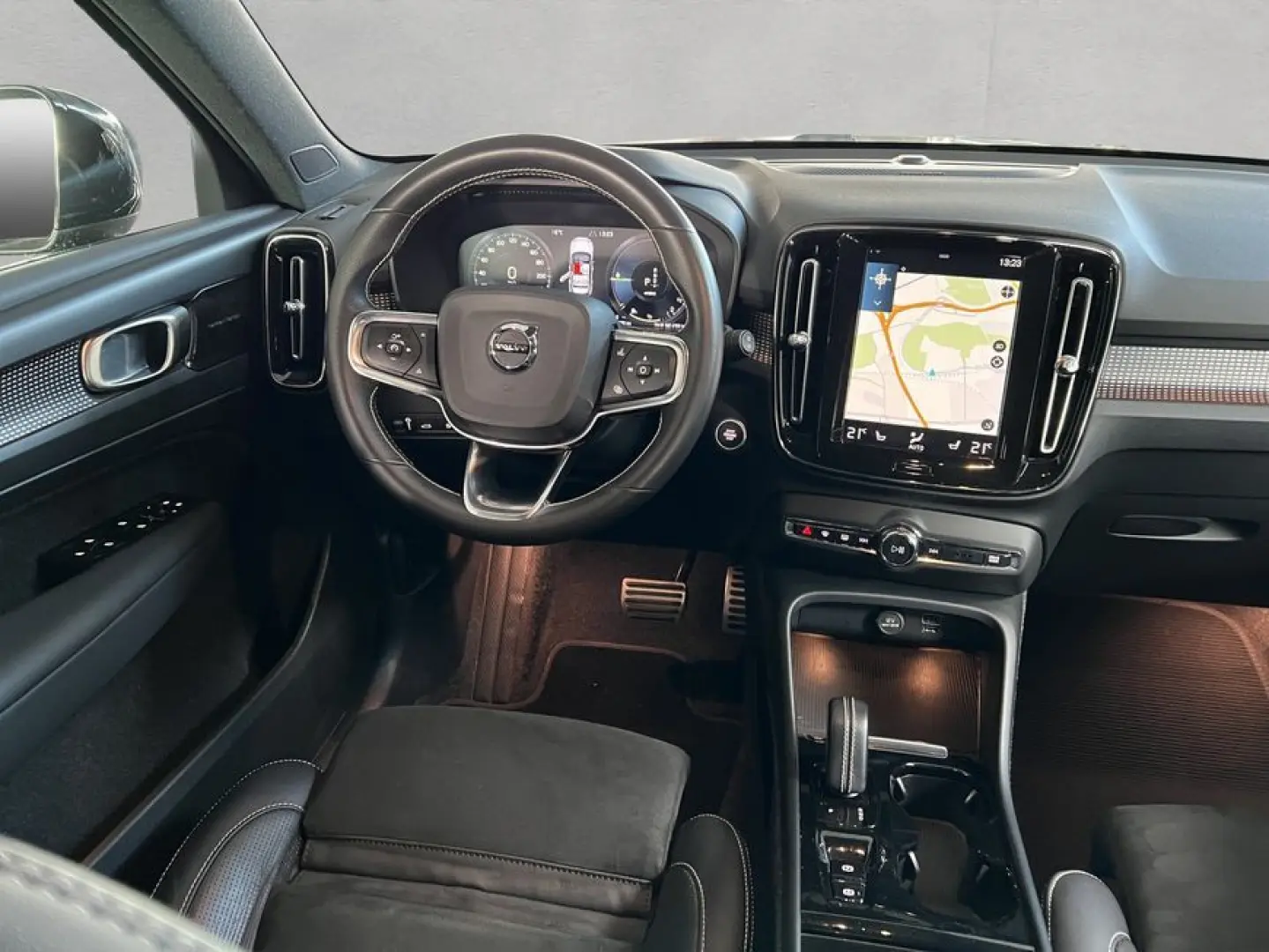 XC40 T4 Recharge R-Design DKG PilotAssist BLIS K