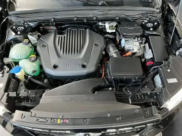 XC40 T4 Recharge R-Design DKG PilotAssist BLIS K