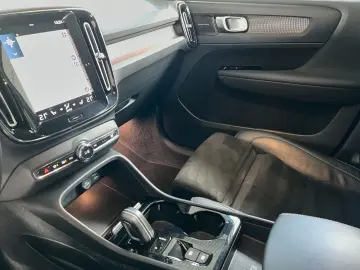 XC40 T4 Recharge R-Design DKG PilotAssist BLIS K