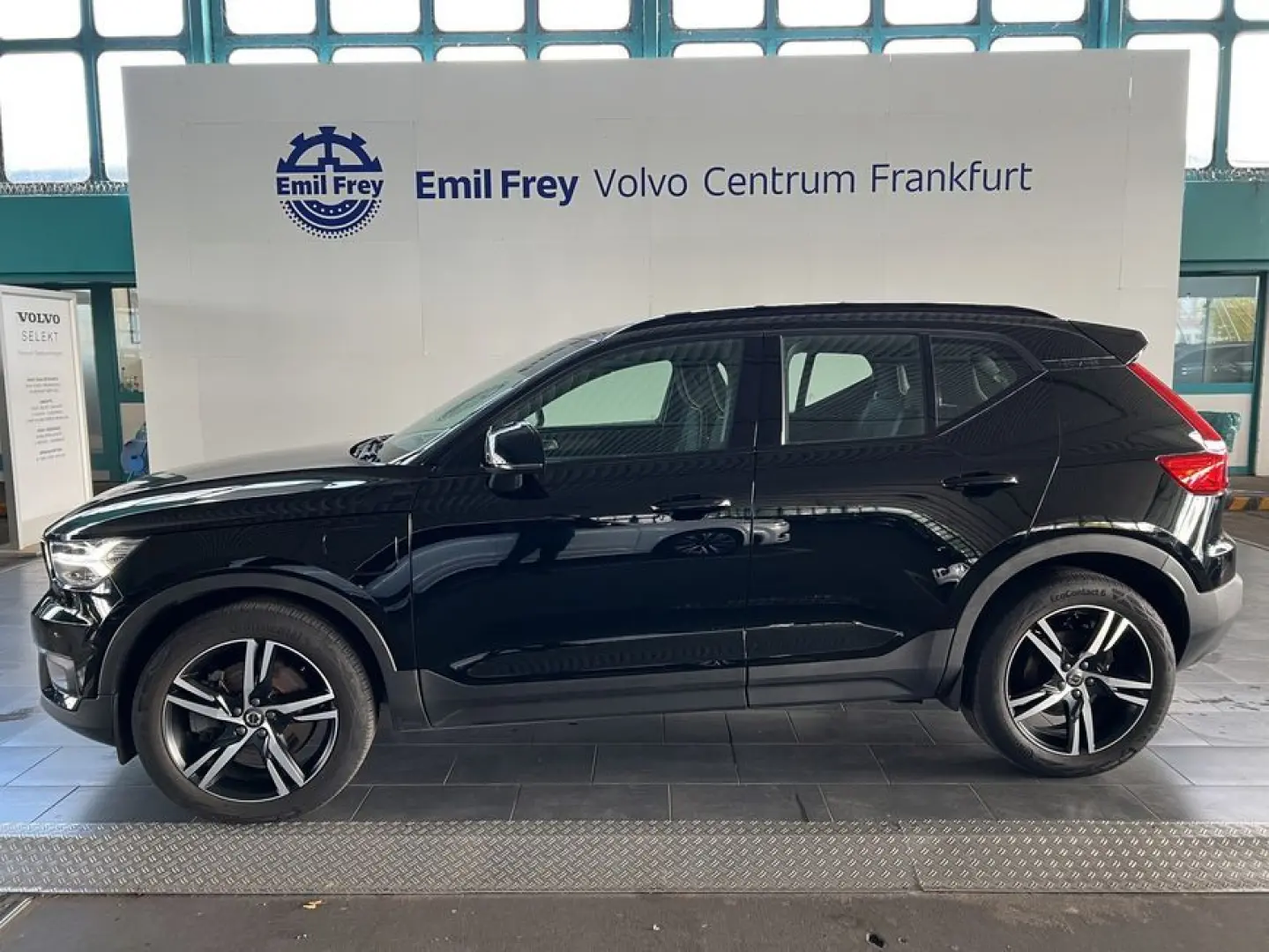 XC40 T4 Recharge R-Design DKG PilotAssist BLIS K