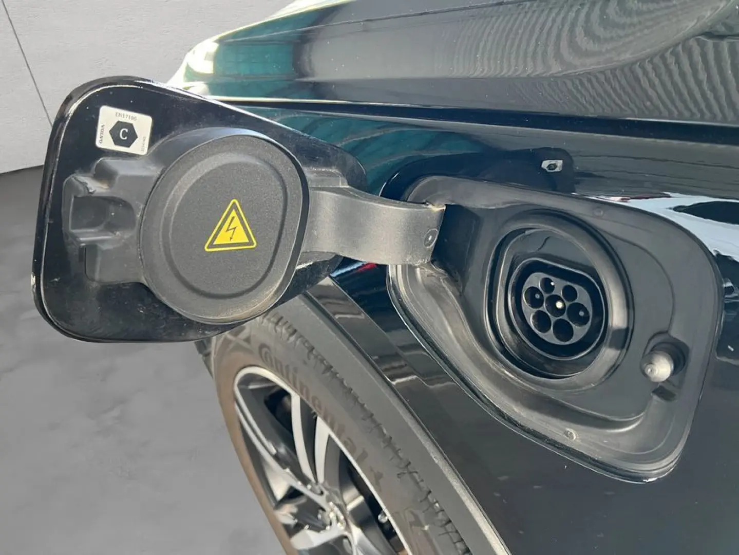 XC40 T4 Recharge R-Design DKG PilotAssist BLIS K