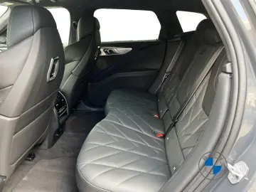 XM 21  Indiv. Farbe Leder Lenkradheizung Massage