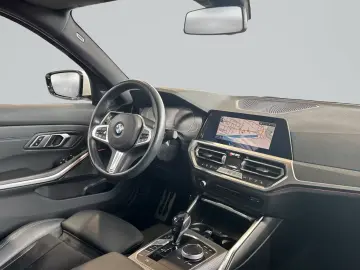 BMW 320 i M Sport Limuzină Laserlicht