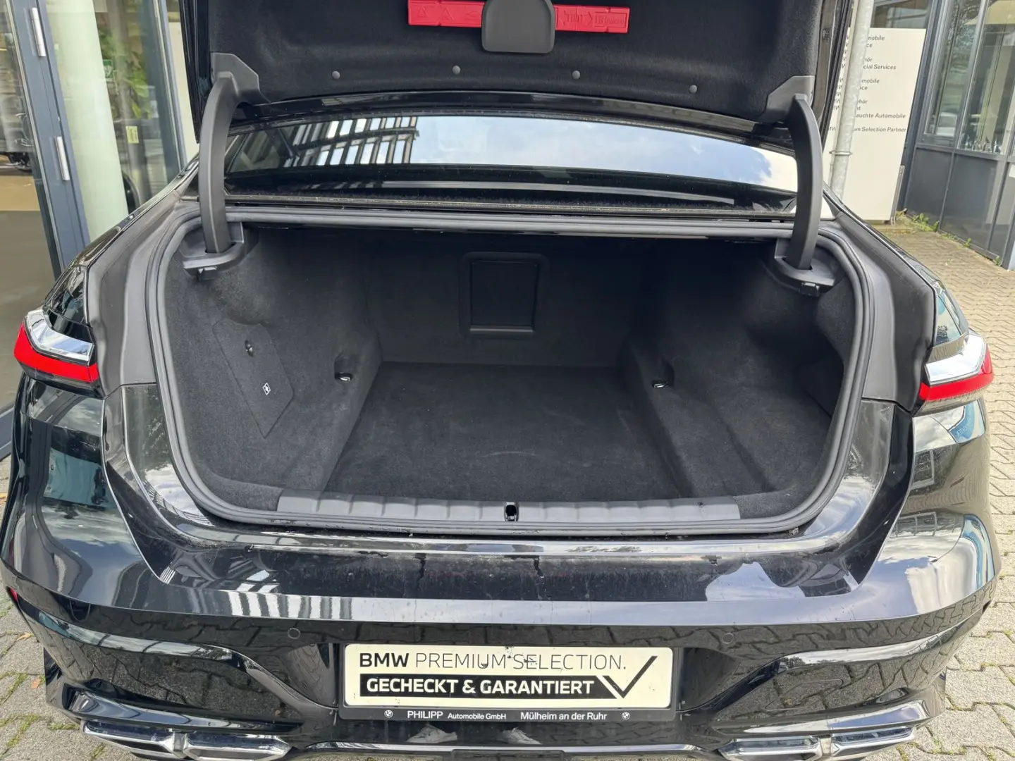 M760e xDrive Autobahnas. P.SKY Massage Autm.Tür