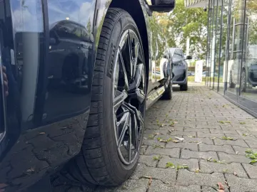 M760e xDrive Autobahnas. P.SKY Massage Autm.Tür
