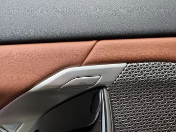M760e xDrive Autobahnas. P.SKY Massage Autm.Tür