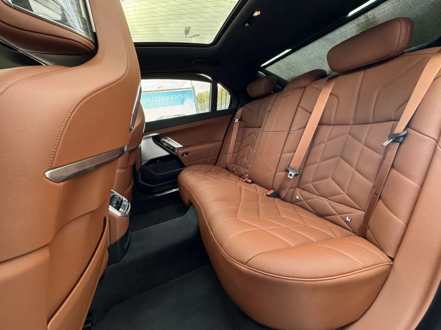 M760e xDrive Autobahnas. P.SKY Massage Autm.Tür