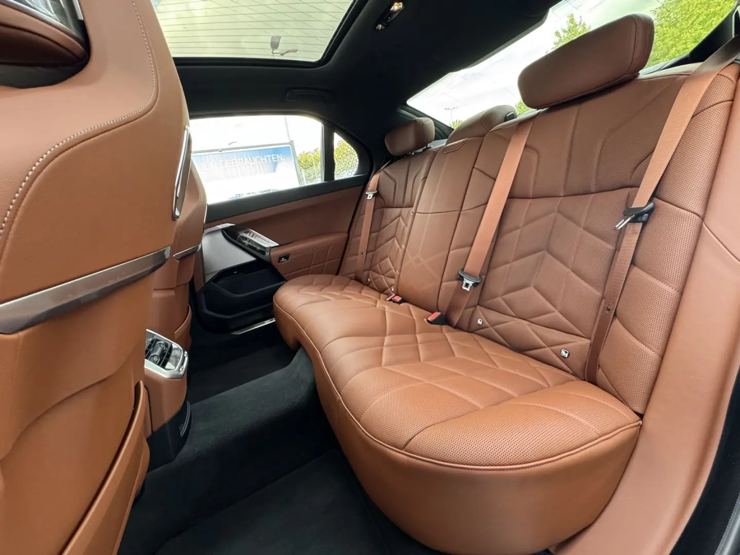 M760e xDrive Autobahnas. P.SKY Massage Autm.Tür