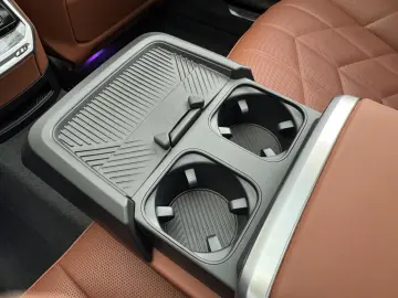 M760e xDrive Autobahnas. P.SKY Massage Autm.Tür