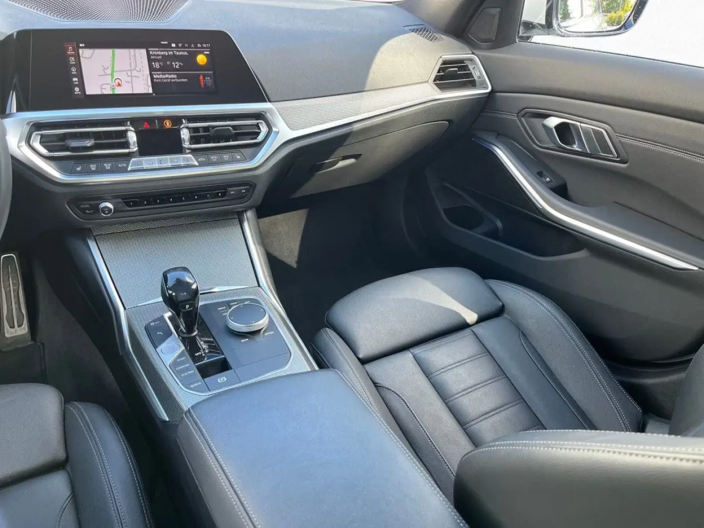 BMW 320 d xDrive Limo M SPORT LivePlus