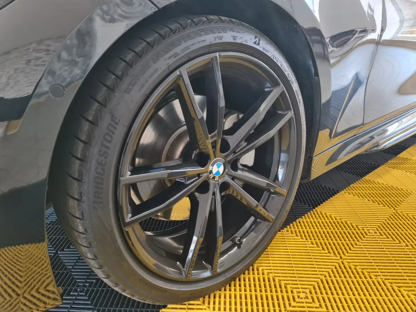 BMW 330 i M Sport Navi  LED  HUD  Virtual