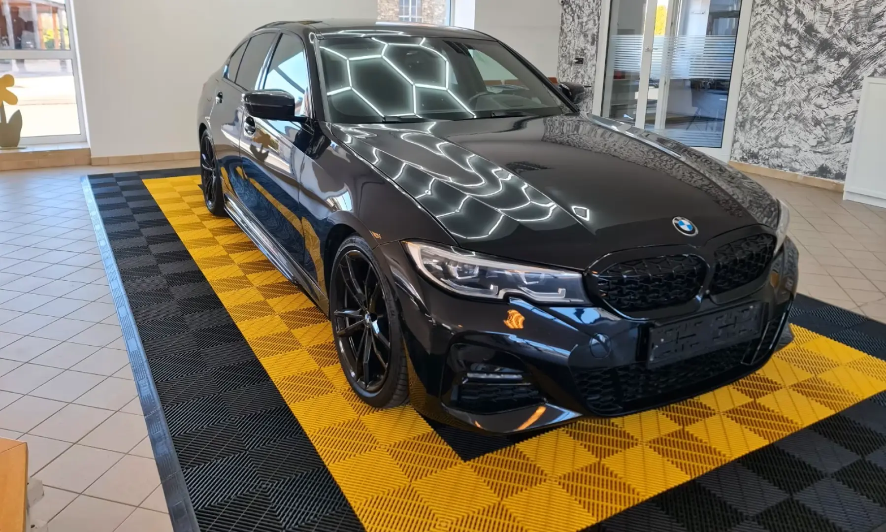 BMW 330 i M Sport Navi  LED  HUD  Virtual