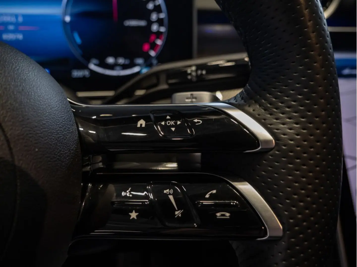 C 400 e 4M AMG Sport AHK Distr. LED Navi Kamera