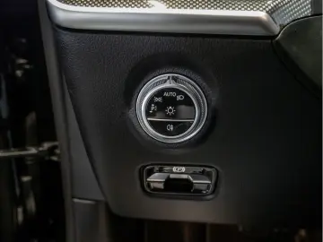 C 400 e 4M AMG Sport AHK Distr. LED Navi Kamera