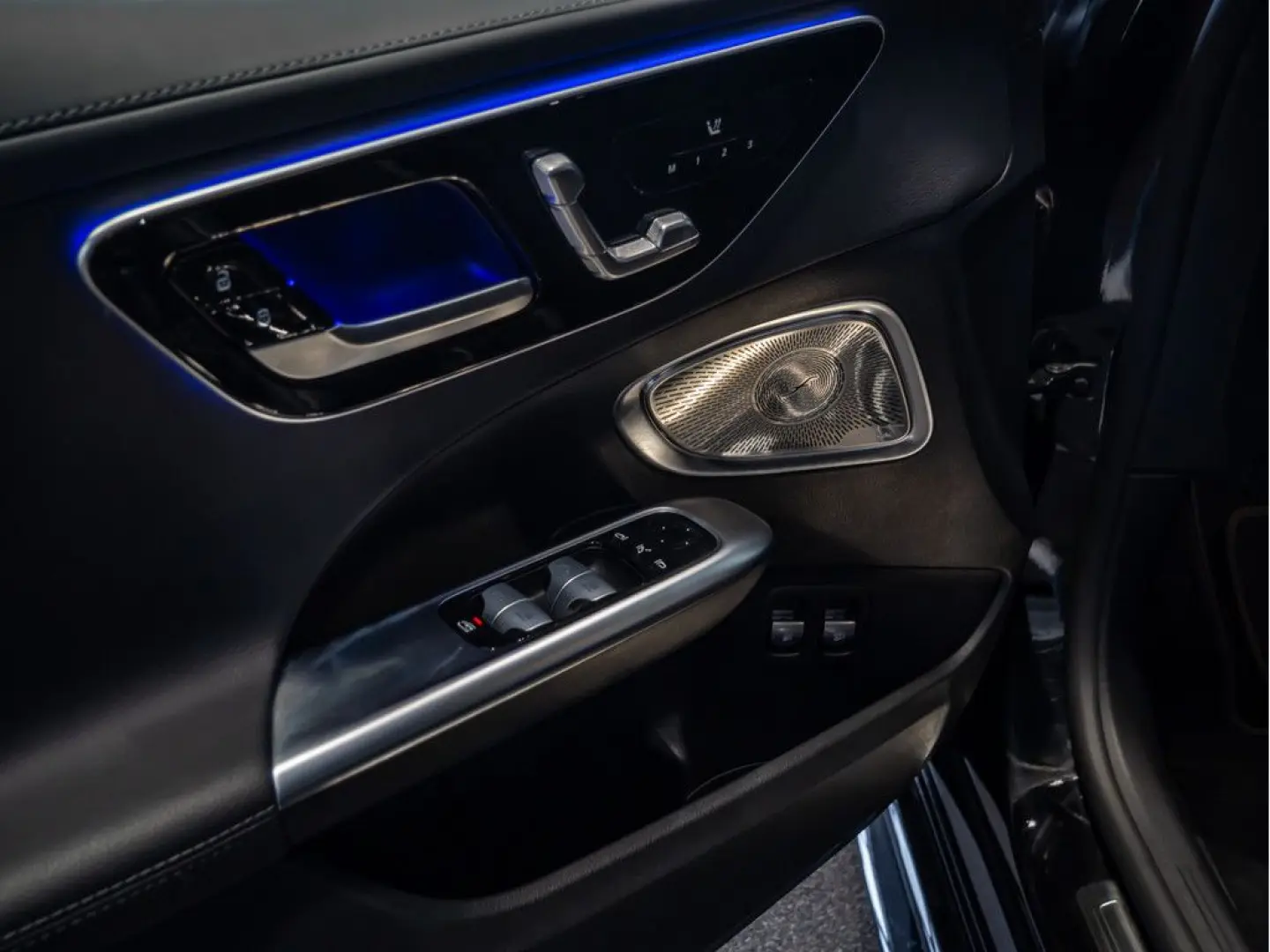 C 400 e 4M AMG Sport AHK Distr. LED Navi Kamera