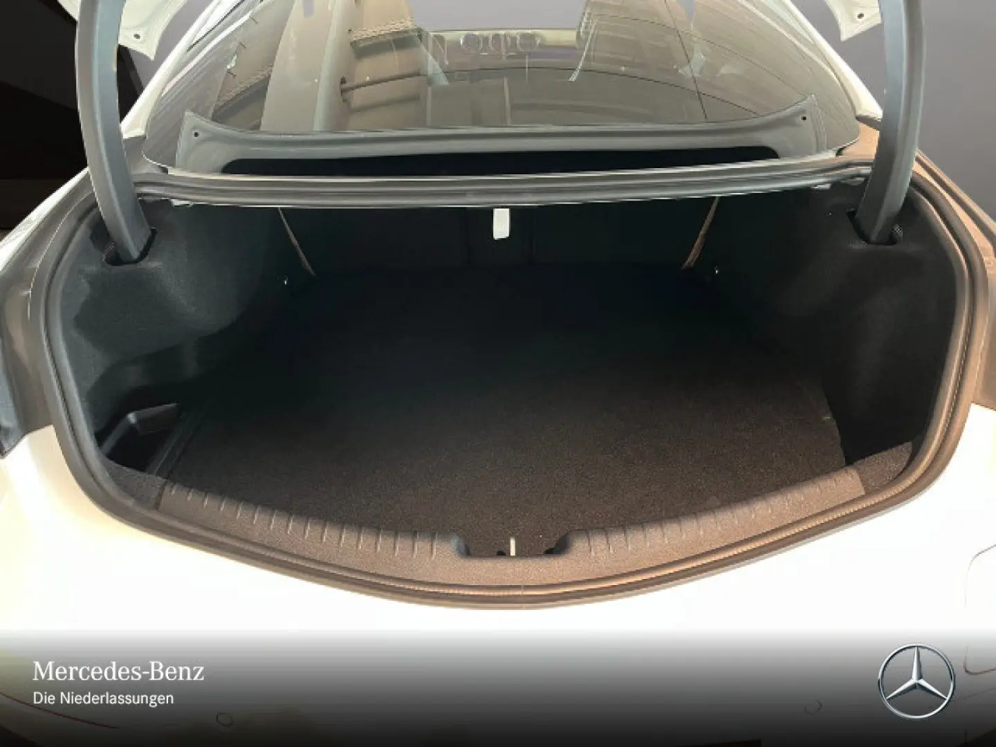 CLE 300 e AMG Line Advanced  Pano Fahrassi 360