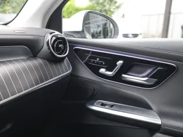 GLC 300 e 4M AMG Sport Advanced LED Pano Navi SH