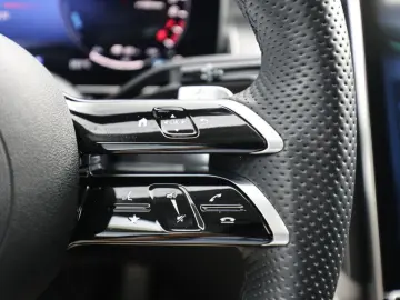 GLC 300 e 4M AMG Sport Advanced LED Pano Navi SH