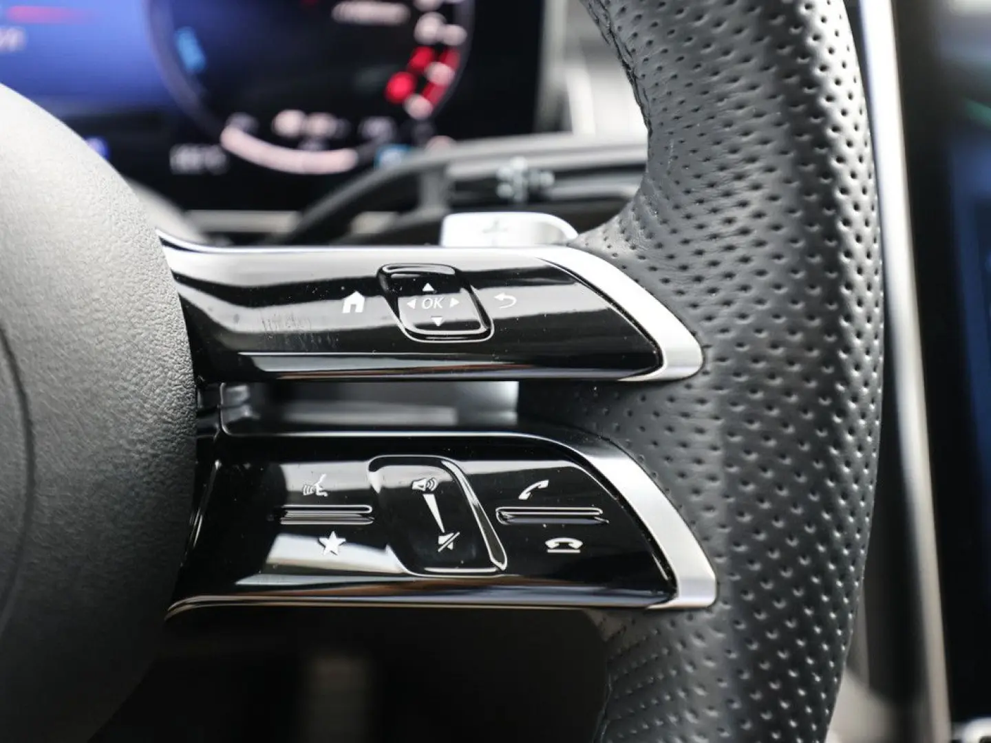 GLC 300 e 4M AMG Sport Advanced LED Pano Navi SH