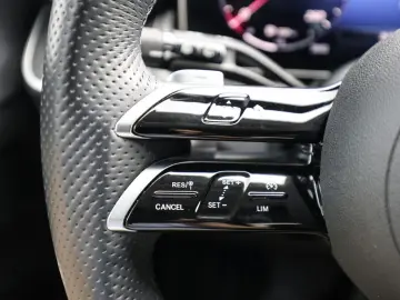 GLC 300 e 4M AMG Sport Advanced LED Pano Navi SH