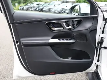 GLC 300 e 4M AMG Sport Advanced LED Pano Navi SH