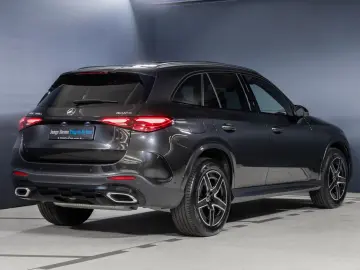 GLC 300 e 4M AMG DIG.LIGHT HUD AHK Pano Distro