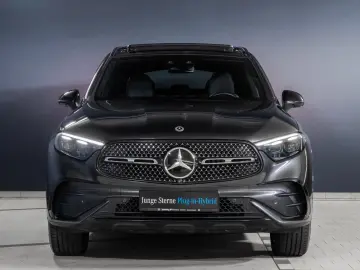 GLC 300 e 4M AMG DIG.LIGHT HUD AHK Pano Distro