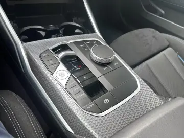 BMW 320 I XDRIVE Pachet Sport Navi Digital