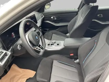 BMW 320 I XDRIVE Pachet Sport Navi Digital